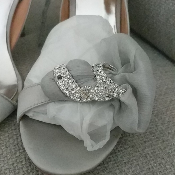 Badgley Mischka Dylan Pumps - Picture 2 of 7